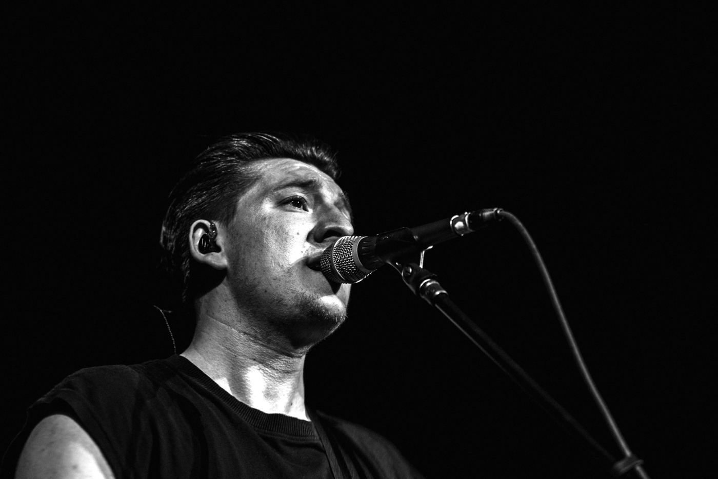 Andrej Osvald spieva
